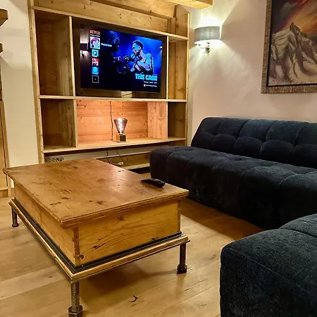Chalet Marmotte Mountain Pic *